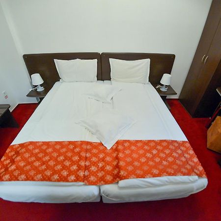 Pension Happy Day - Motorcycle Friendly Sibiu Exterior foto
