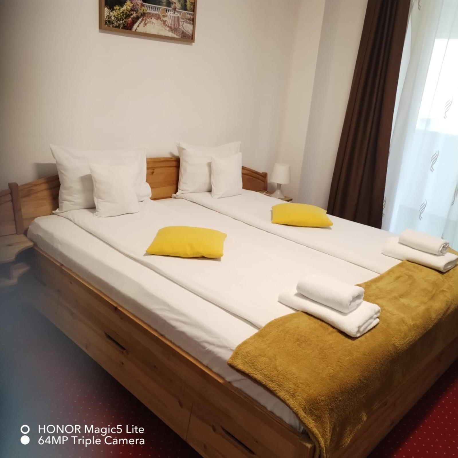 Pension Happy Day - Motorcycle Friendly Sibiu Exterior foto