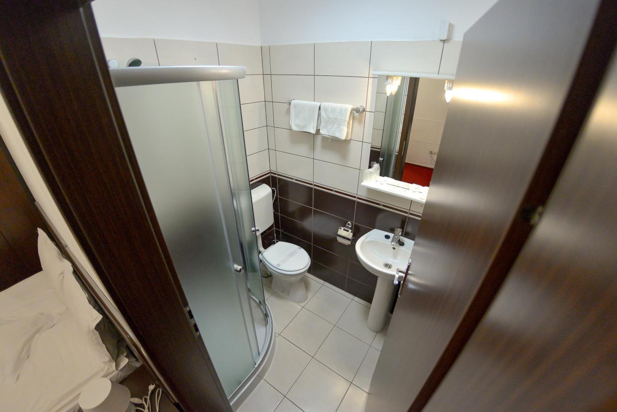 Pension Happy Day - Motorcycle Friendly Sibiu Exterior foto